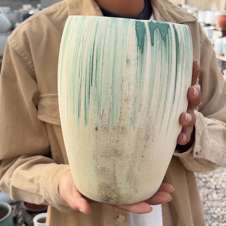 绿蛋壳瑕疵一个口径16高度23