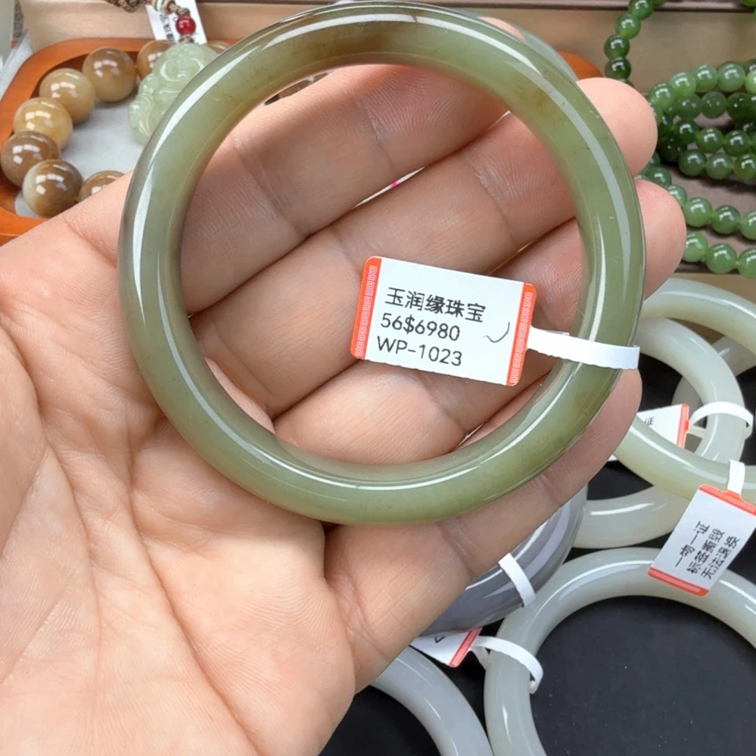 和田玉未镶嵌耳饰