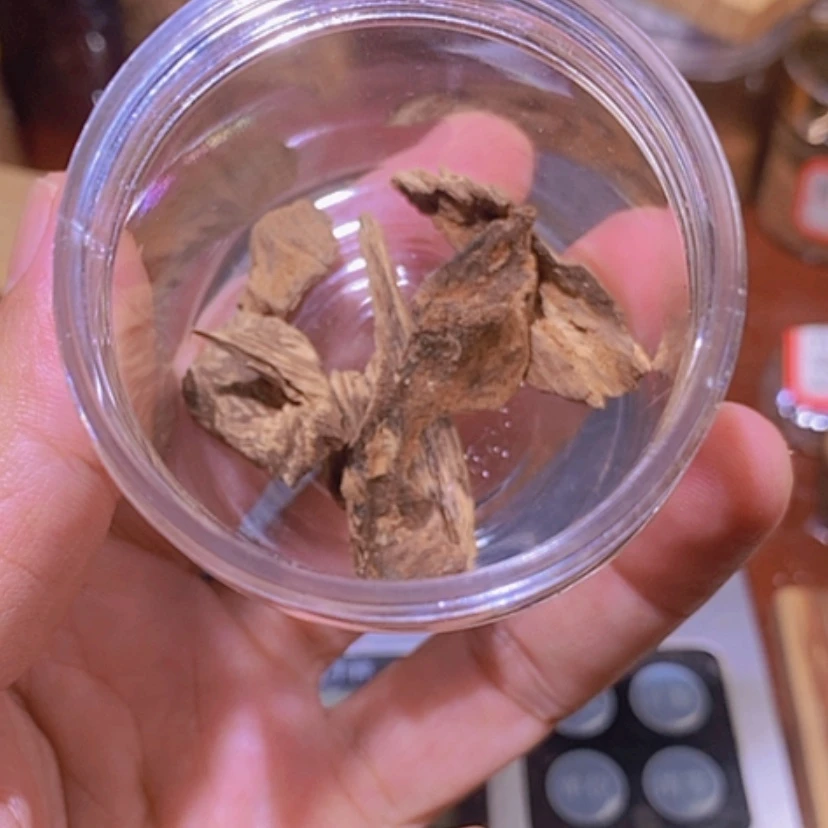 【闪购商品】沉香沉香碎屑大*果达拉干沉水料3克