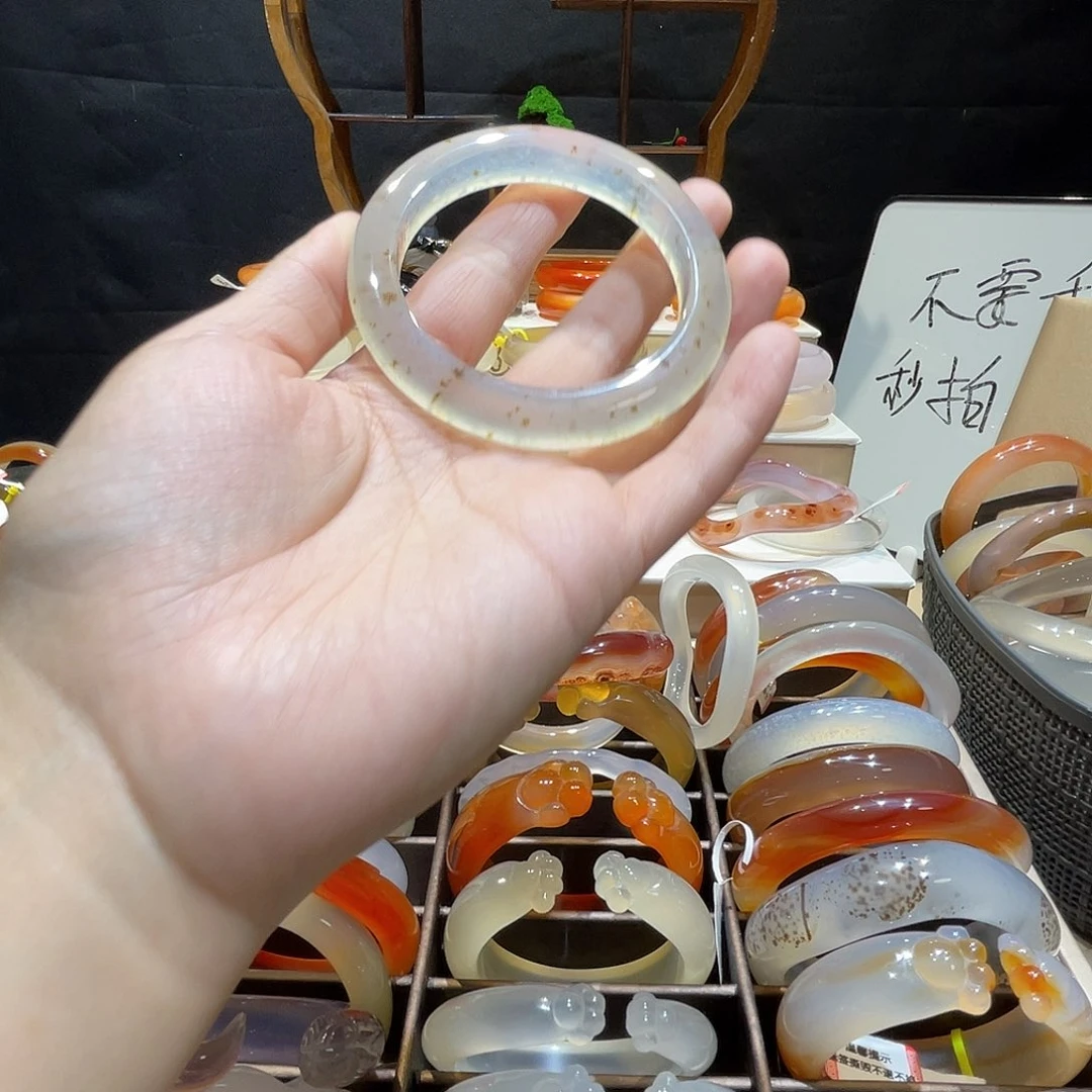 7****玛瑙/玉髓未镶嵌手镯