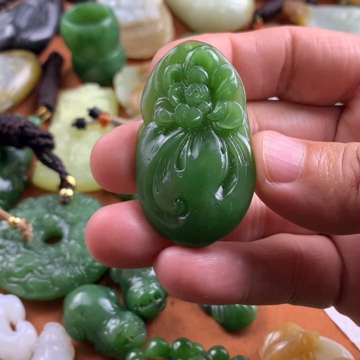 未镶嵌和田玉挂件