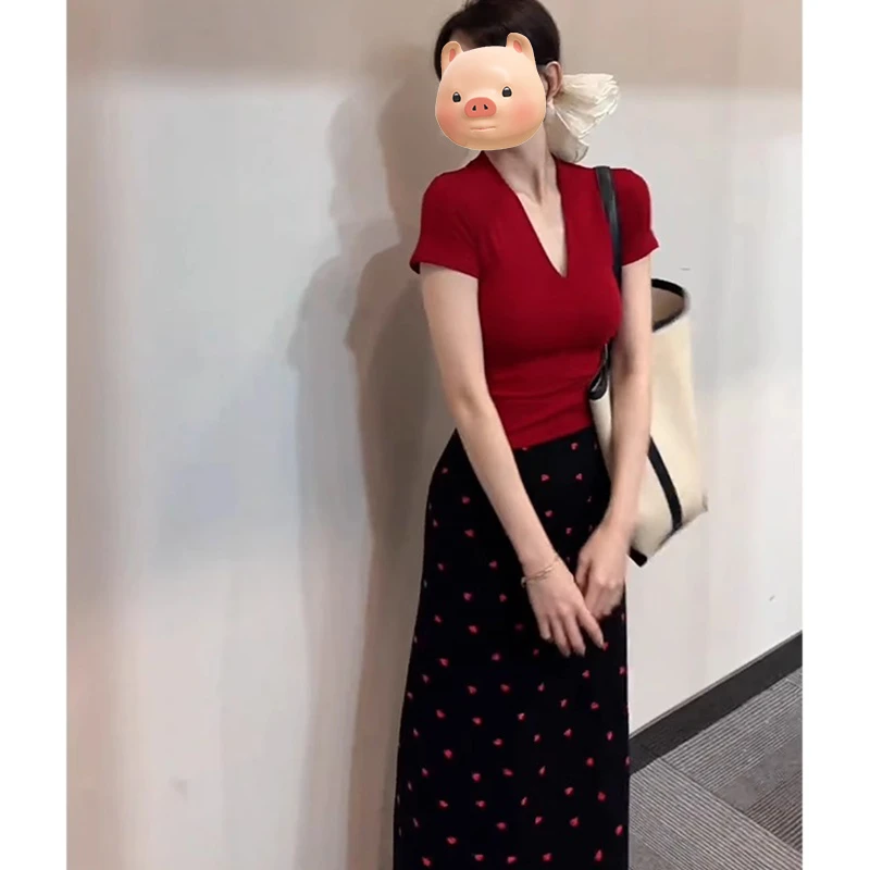 红色V领正肩短袖T恤女夏季超好看独特漂亮多巴胺穿搭修身短款上衣