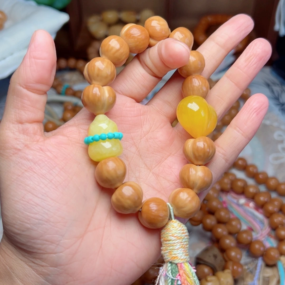 猴头核桃吊坠屁桃手持