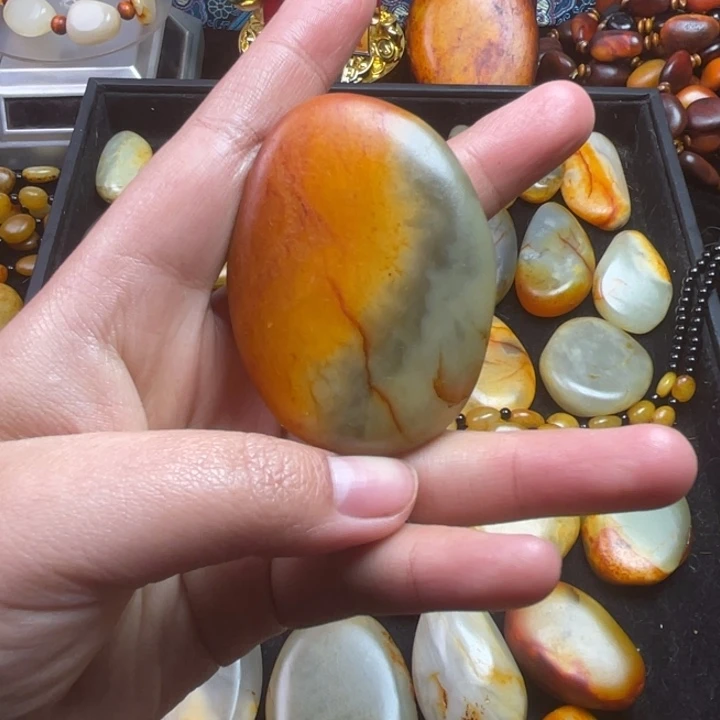 万***堂和田玉未镶嵌颈饰