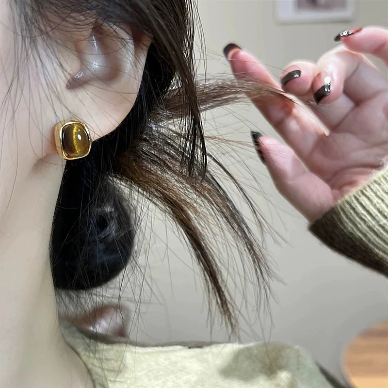 铜合金耳饰 1062美拉德耳钉圆脸耳饰ins设计感气质复古