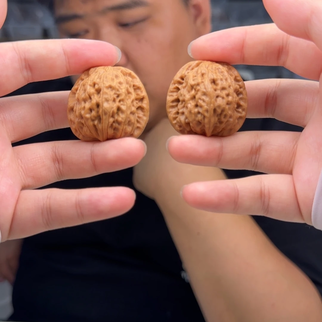 文玩核桃把件云雾山36以上