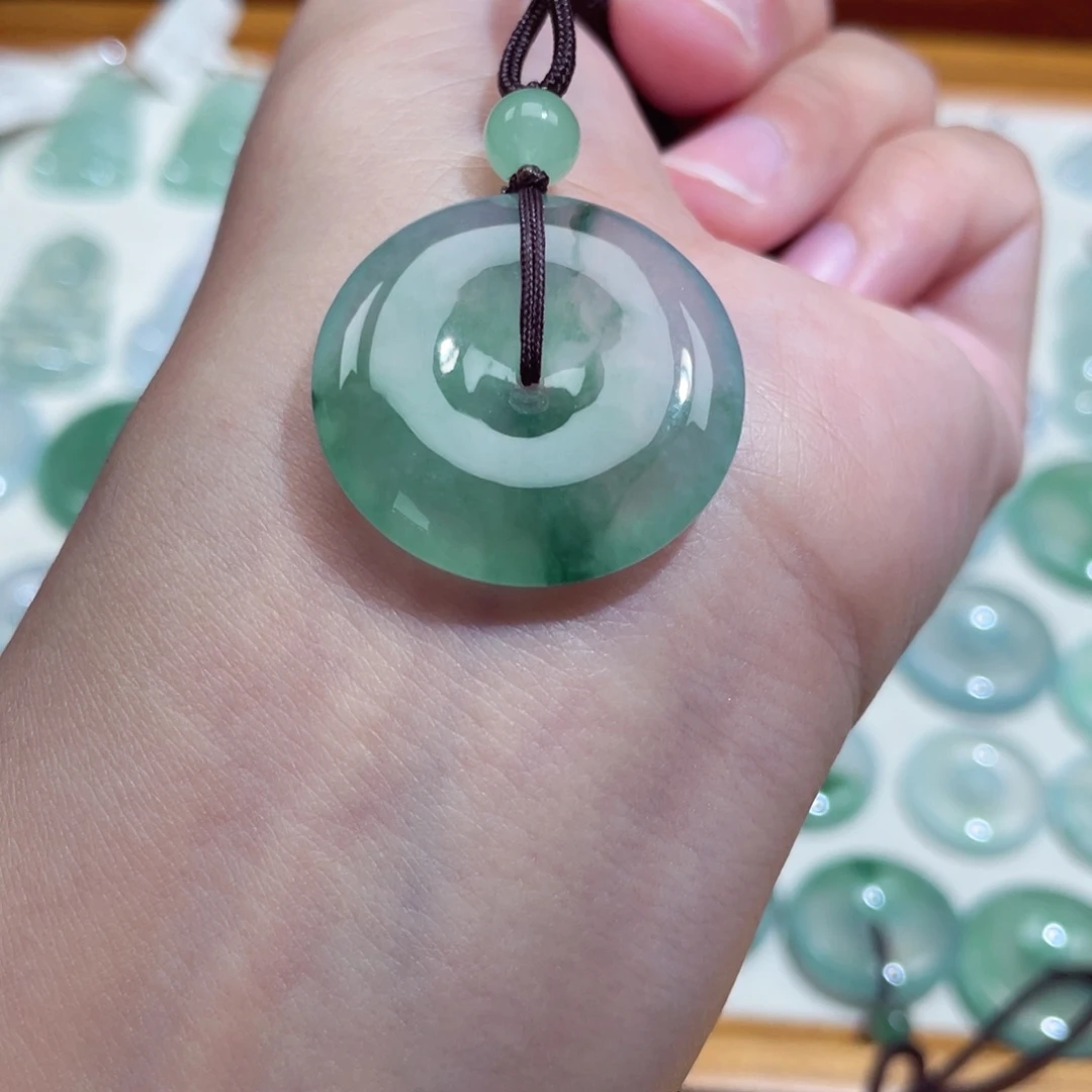 翡翠未镶嵌颈饰扣子