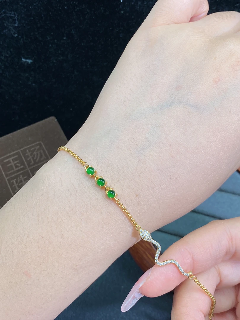 天然翡翠A货阳绿小蛇设计款手链通体S925银镶嵌