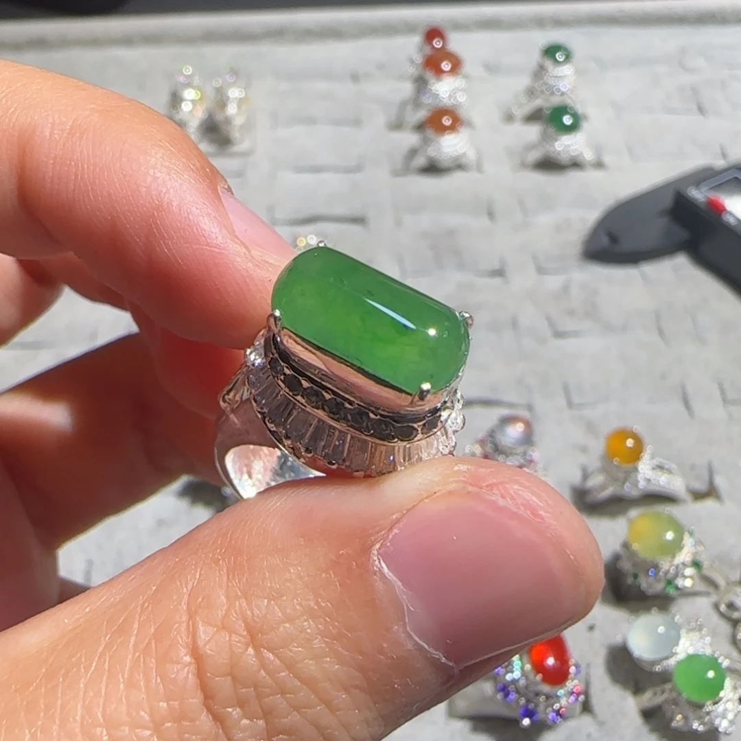 翡翠未镶嵌戒指翡翠