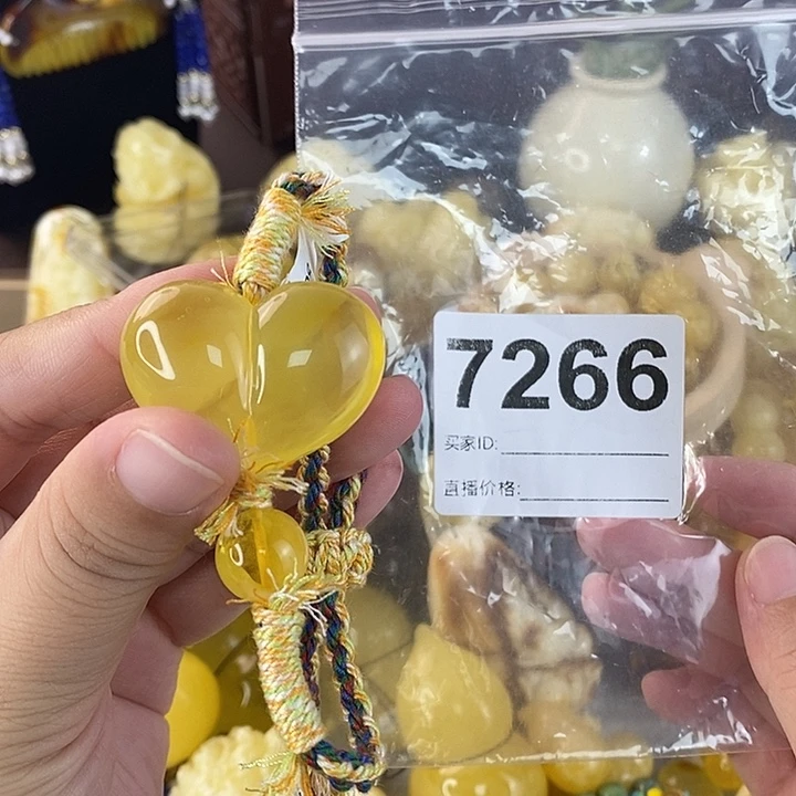 蜜蜡未镶嵌珠宝奇石
