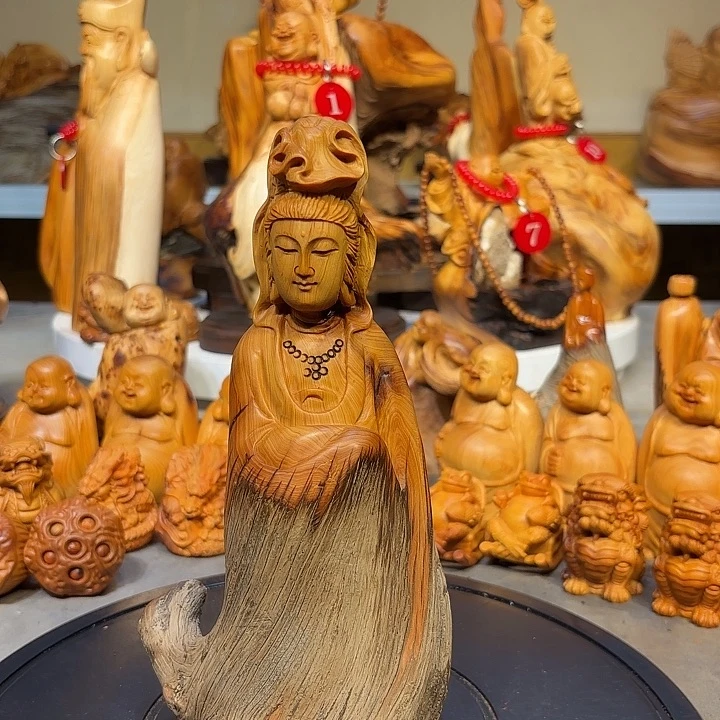 柏木太行崖柏观音摆件