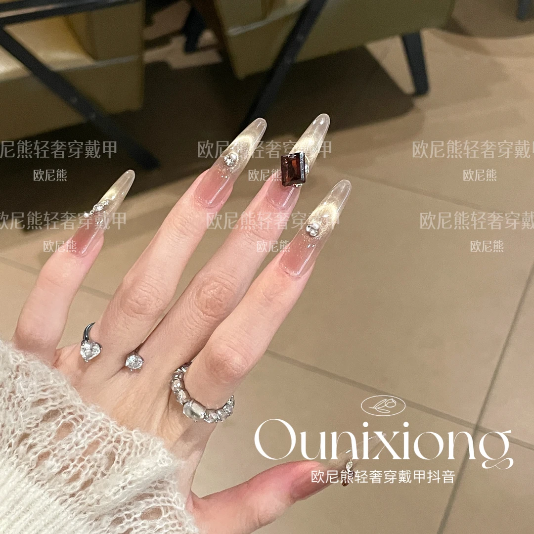 晕染猫眼显白氛围穿戴甲贴片手工高级感新款推荐显白款长款美甲