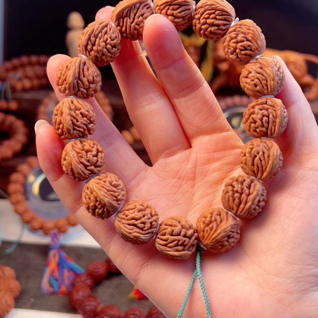 【闪购商品】桃核吊坠18刺龙元宝