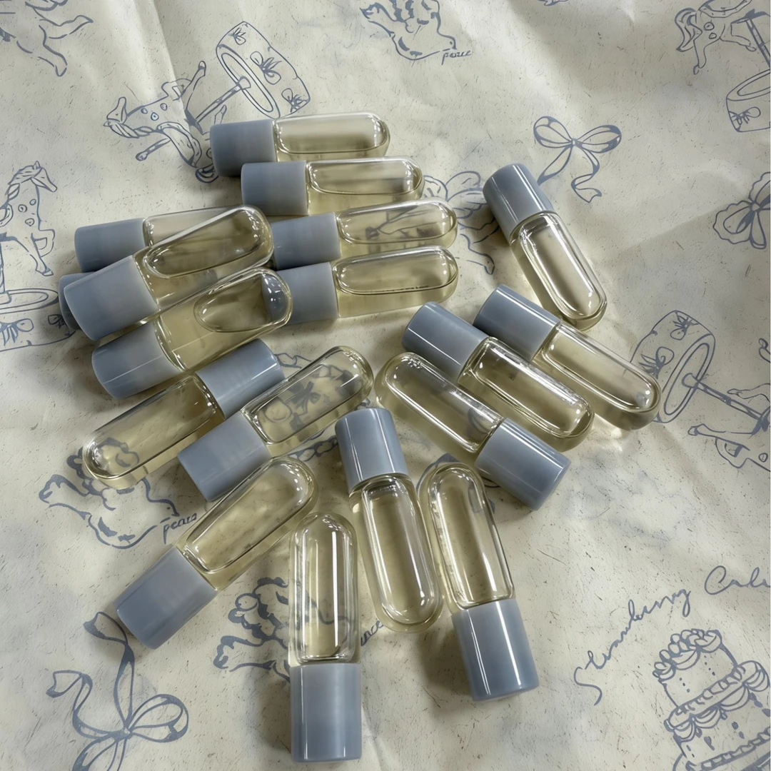 日常护肤或密集修护 水光精华液 提升肌肤水润透亮感