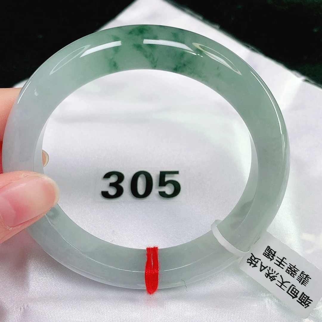 翡翠手镯未镶嵌翡翠手镯未镶嵌