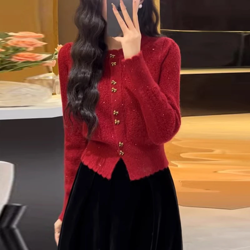 2025秋季新款小香风蝴蝶金扣毛衣女慵洋气懒风长袖纯色百搭针织衫