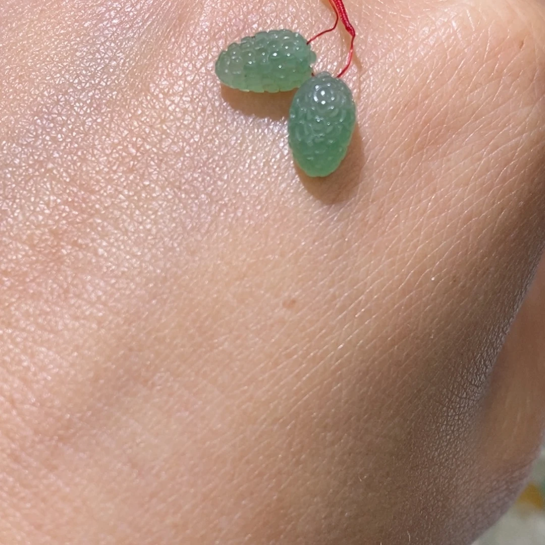 定制翡翠未镶嵌缅甸翡翠葡萄一对