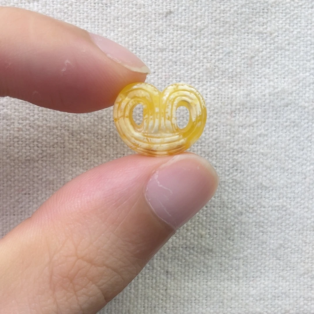 琥珀未镶嵌珠宝奇石面包