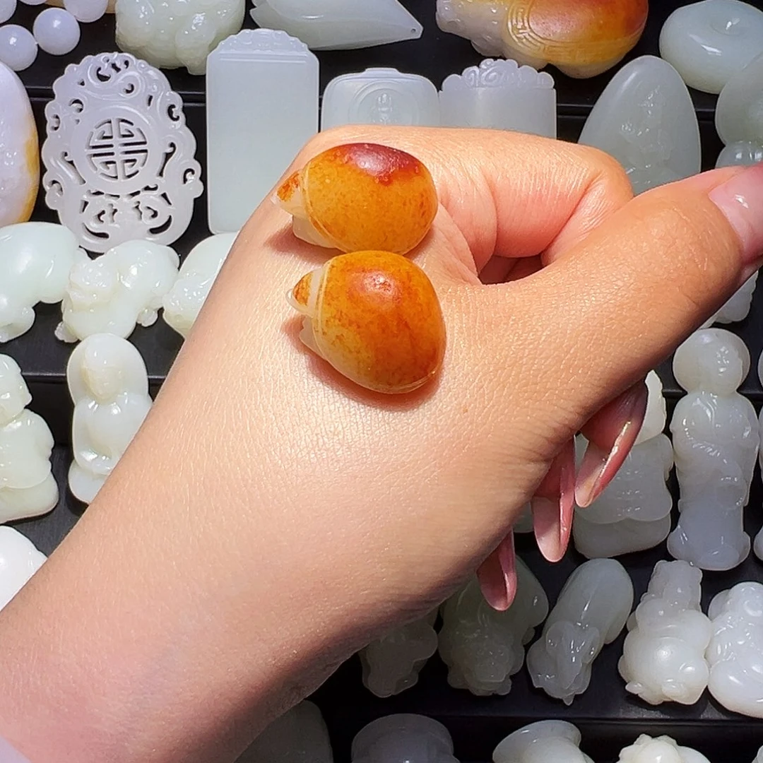 品***嘴和田玉未镶嵌颈饰