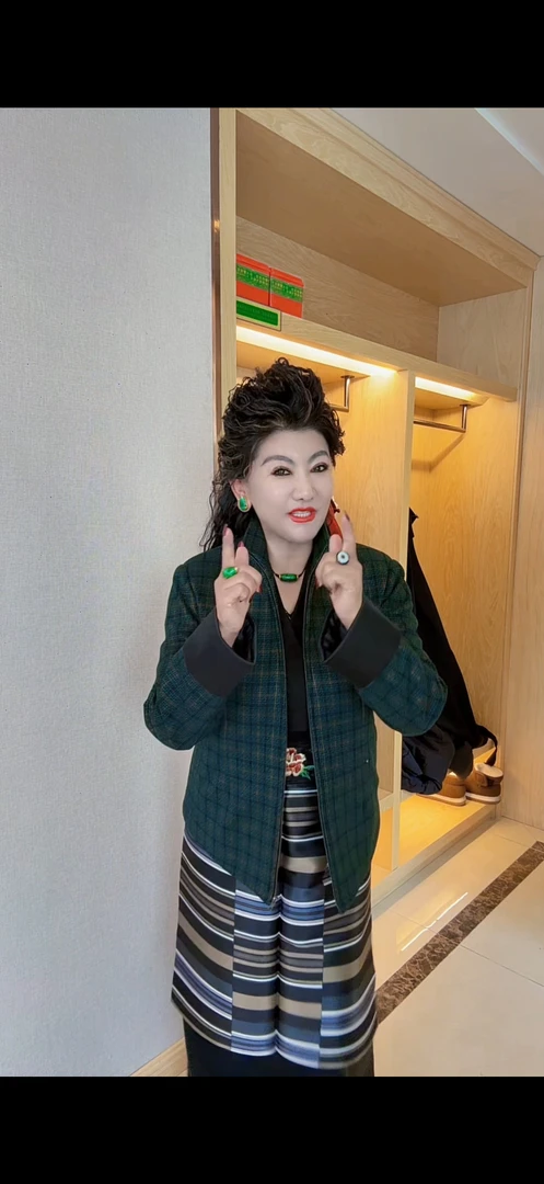 新款呢子格子外套绿色