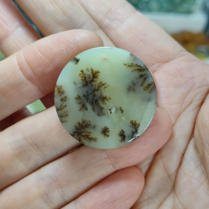岫玉未镶嵌挂坠款式