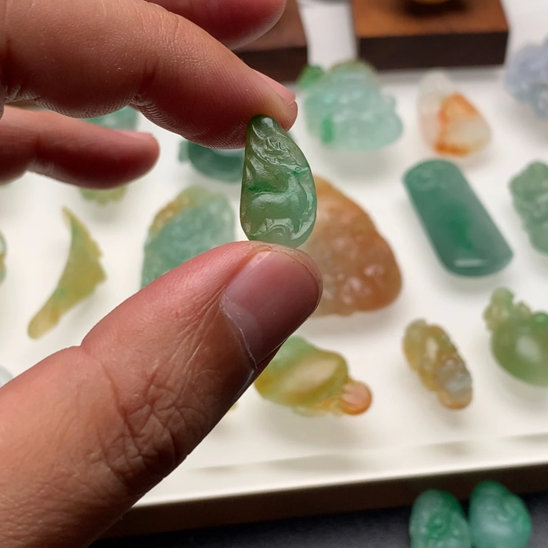 定制翡翠未镶嵌翡翠