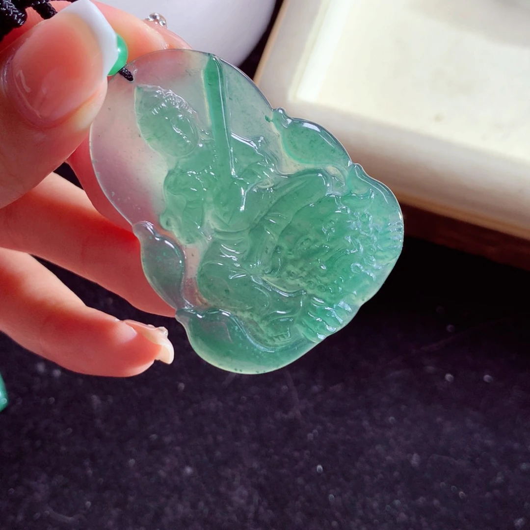翡翠未镶嵌颈饰天然