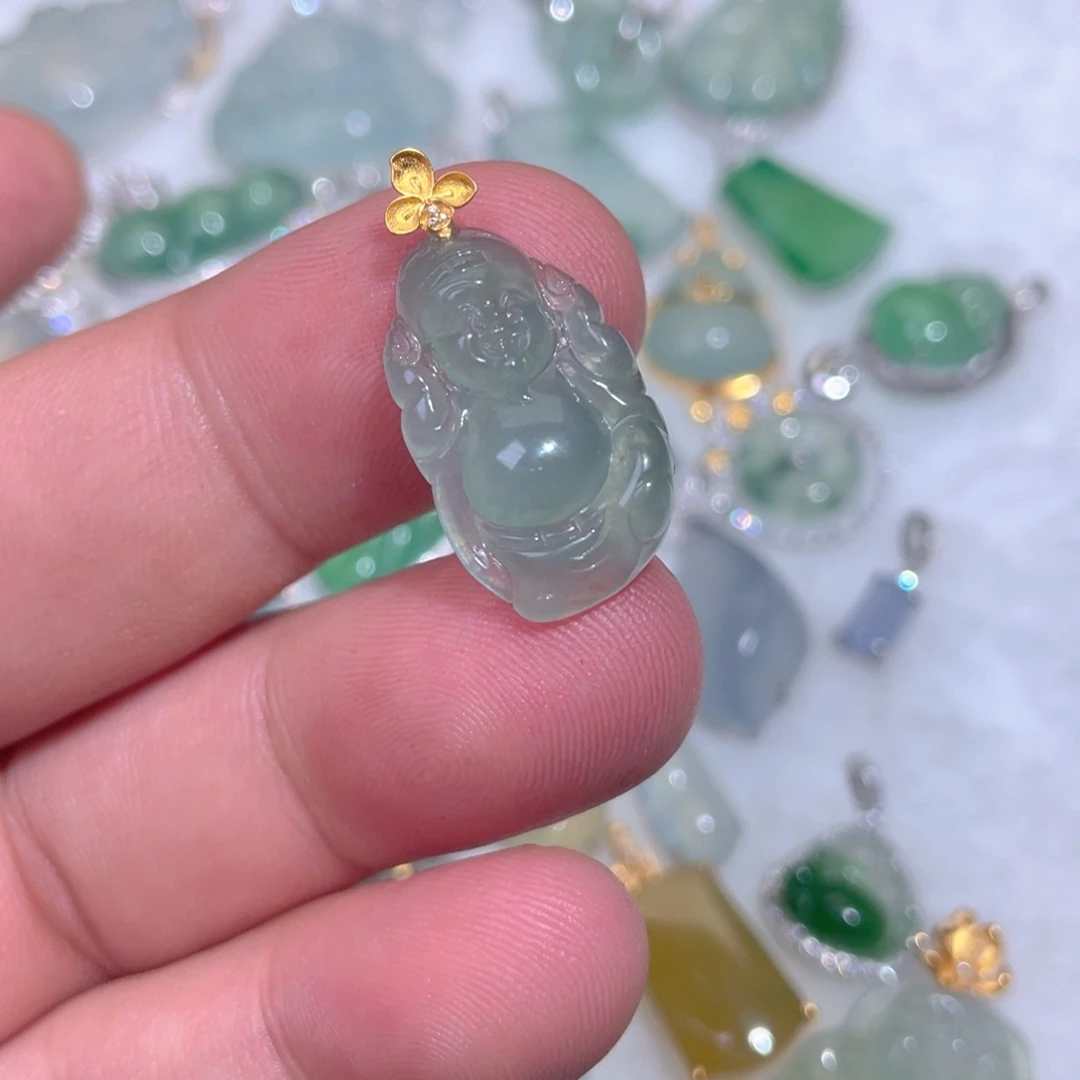 翡翠18K金镶嵌颈饰