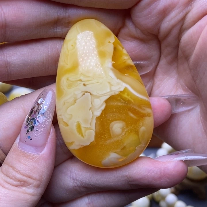 裸石琥珀未镶嵌水滴