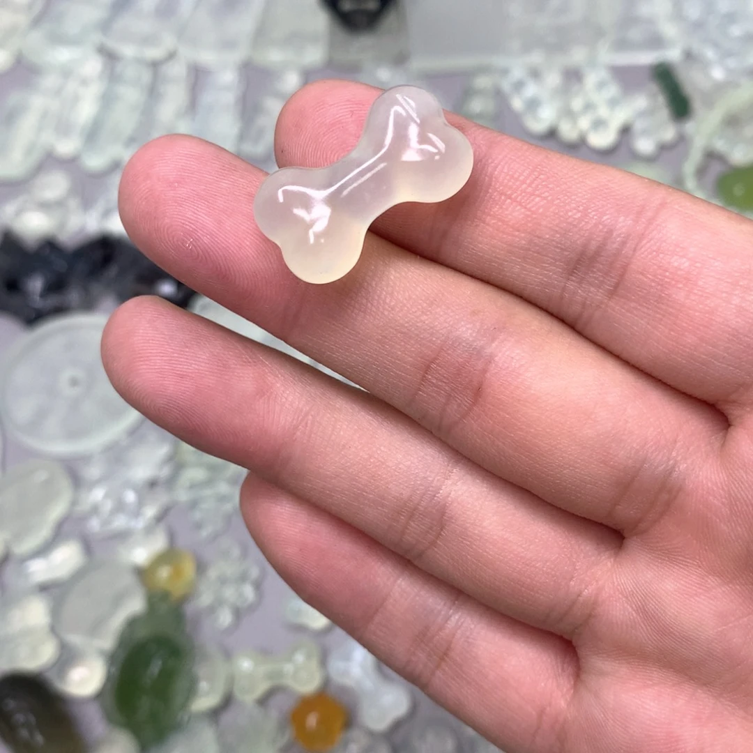 蛇纹石玉颈饰未镶嵌立*辞