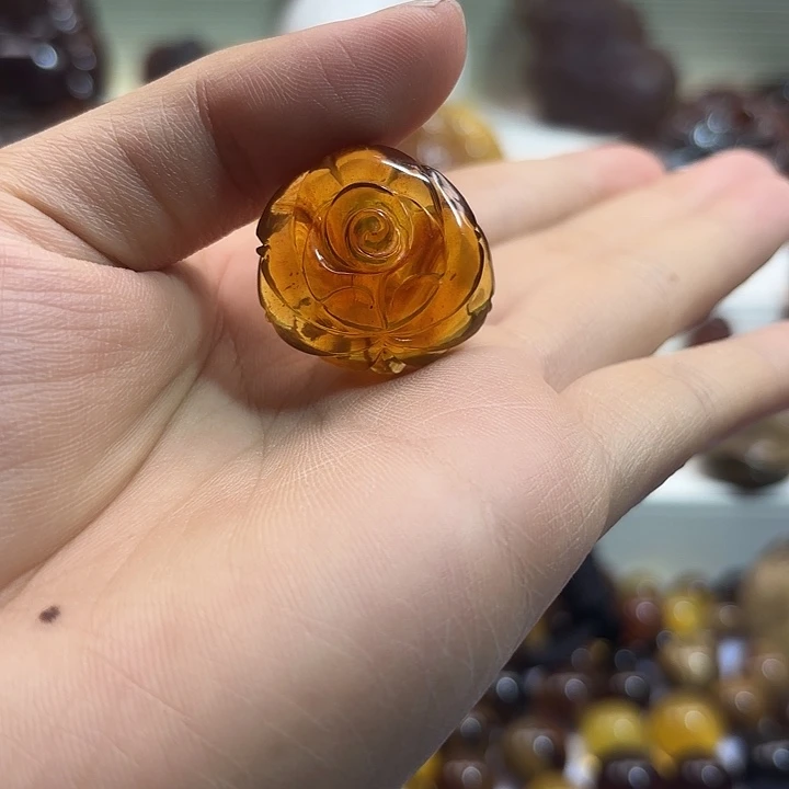 未镶嵌琥珀裸石玫瑰花