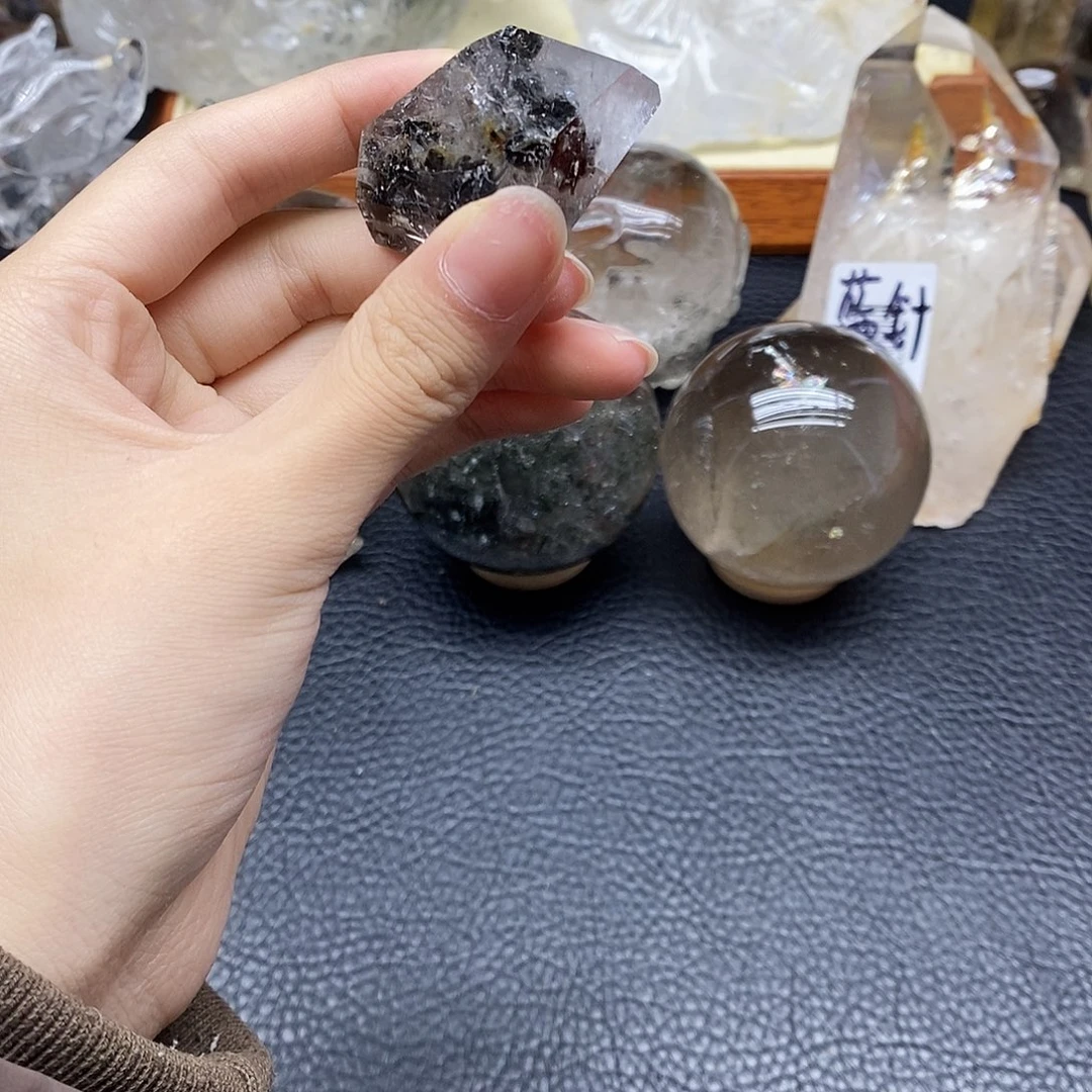 珠宝半成品水晶未镶嵌381水晶石