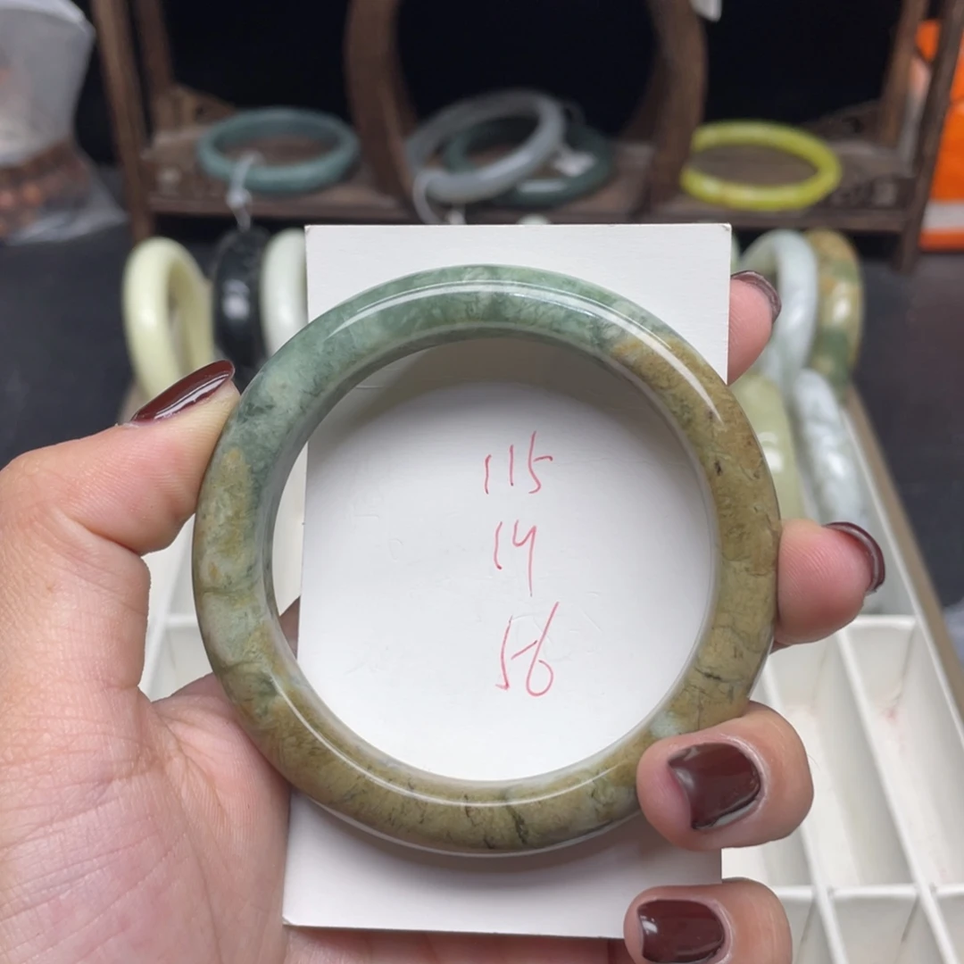 蛇纹石玉未镶嵌手镯
