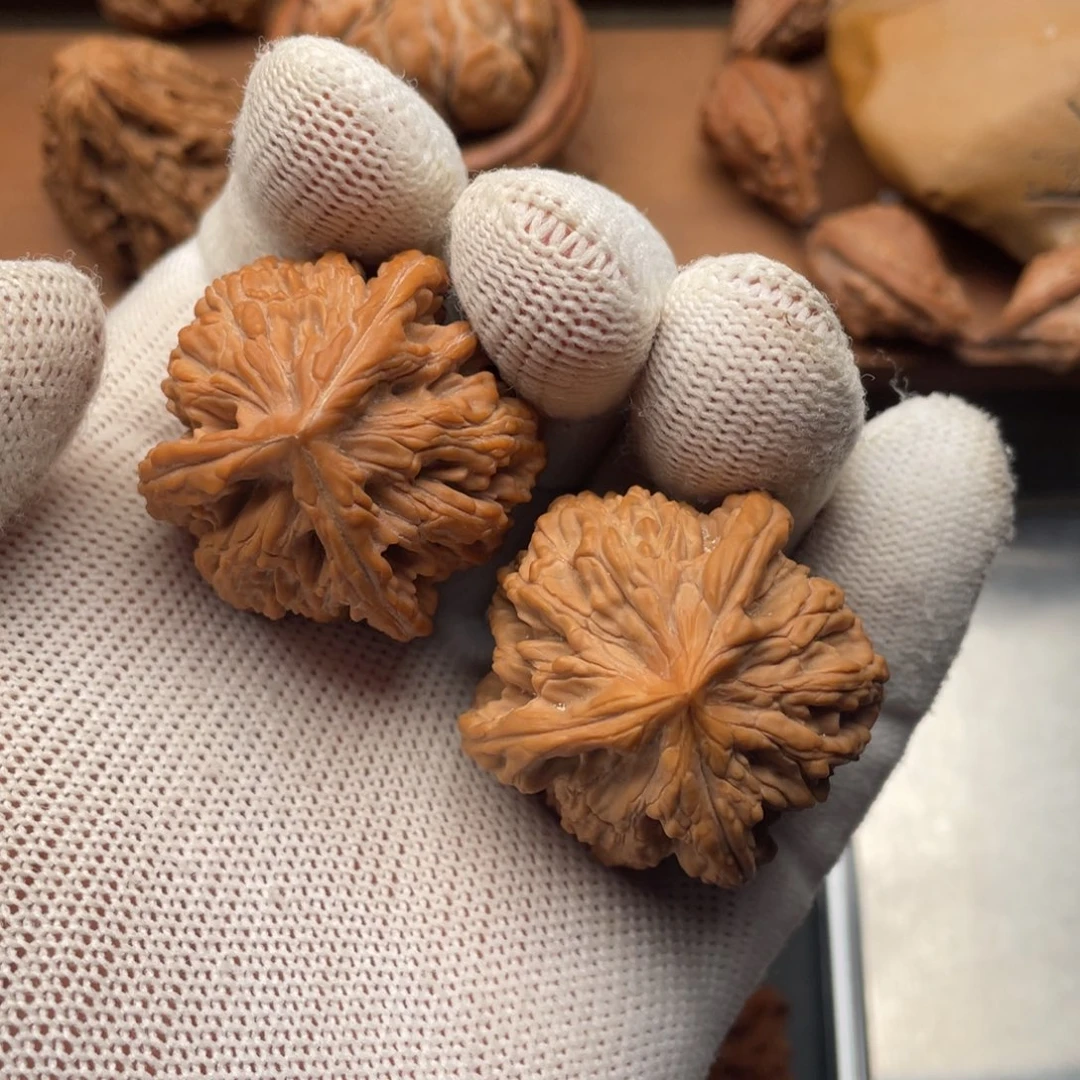 本***心吊坠文玩核桃虎头奔