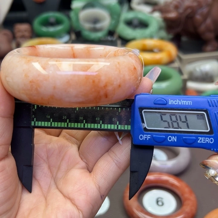 未镶嵌手镯石英岩玉