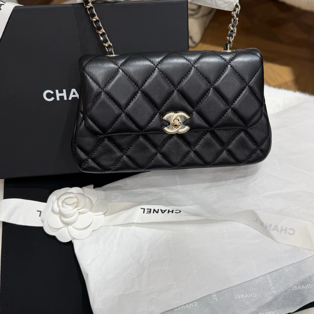 未使用 Chanel/香奈儿 全新闲置黑金25S新款云朵cf大mini 20cm