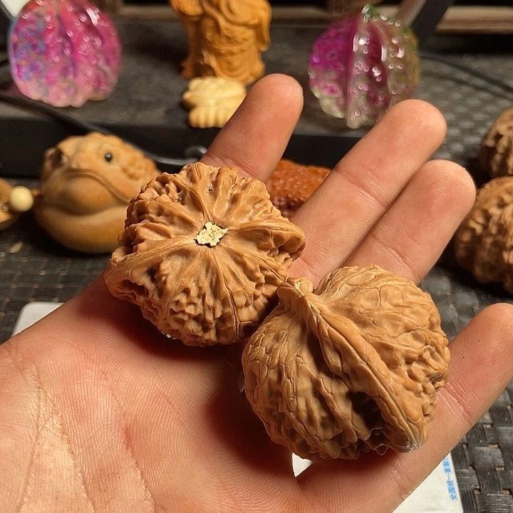 文玩核桃吊坠出*.宫灯