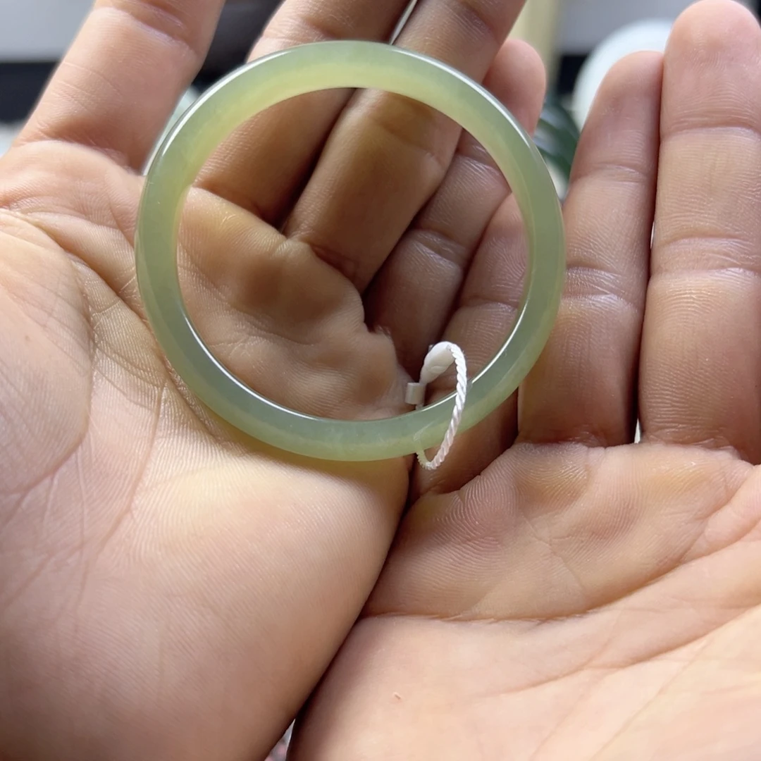 啊***号和田玉未镶嵌手镯