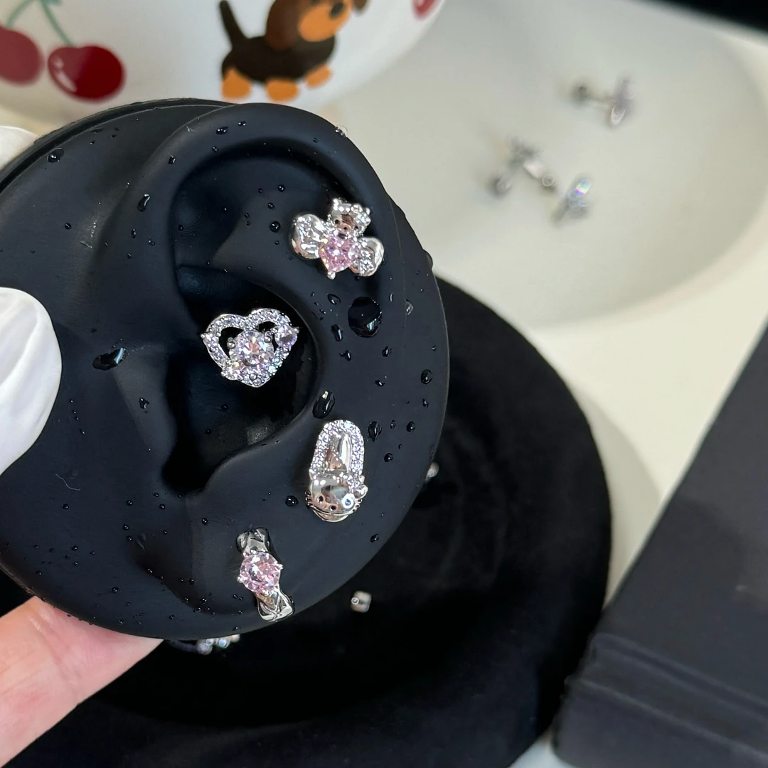 钛钢耳饰 可选杆长杆粗可爱甜美kt小猫耳骨钉钛钢螺丝拧仙女款式