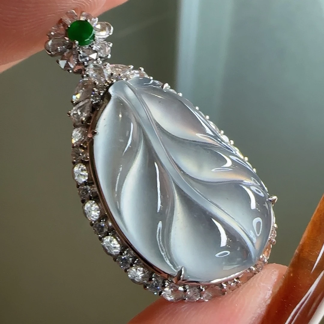 翡翠18K金镶嵌颈饰天然翡翠