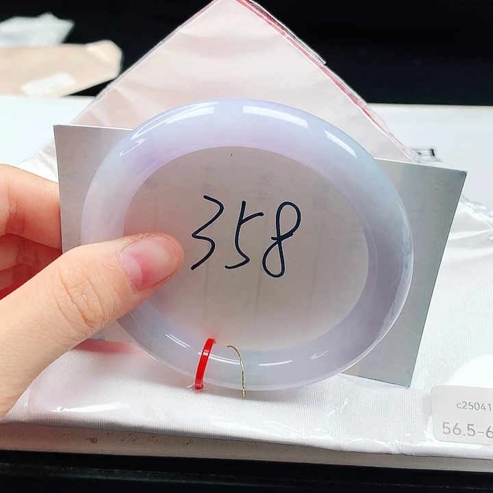 翡翠手镯（圆镯）未镶嵌缅甸天然a货手镯56+