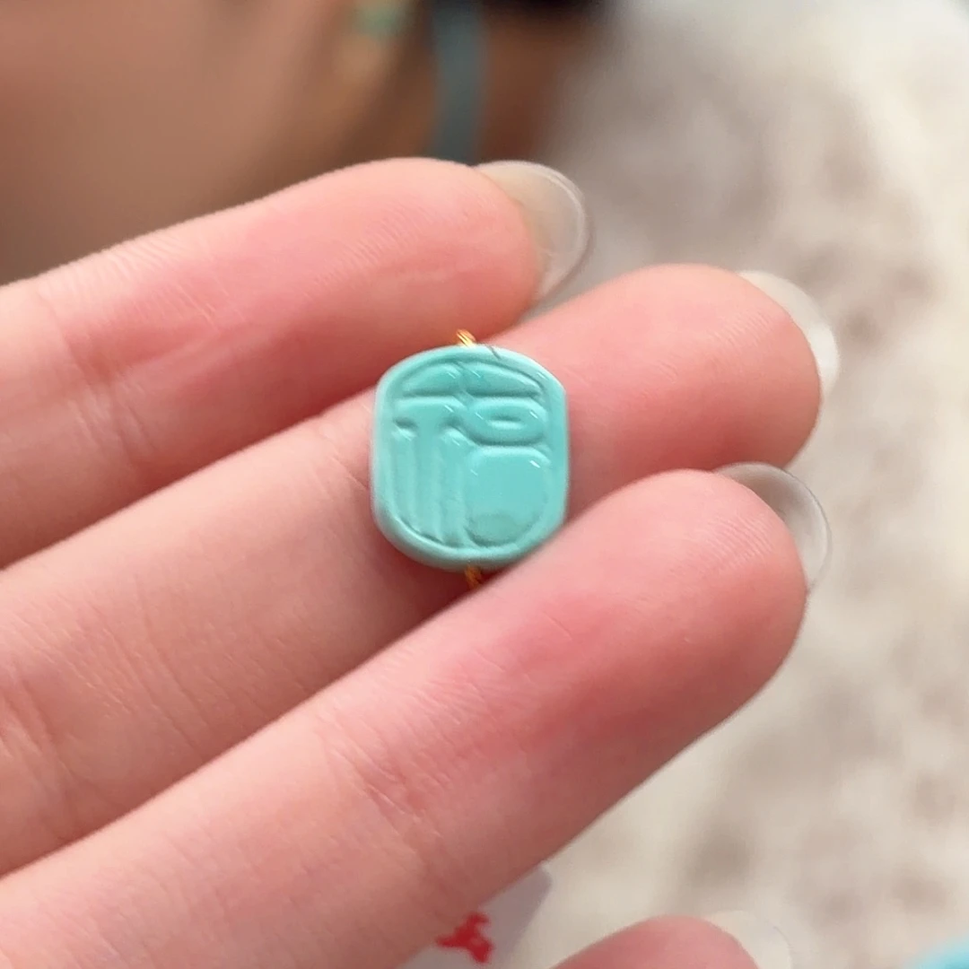 绿松石未镶嵌颈饰