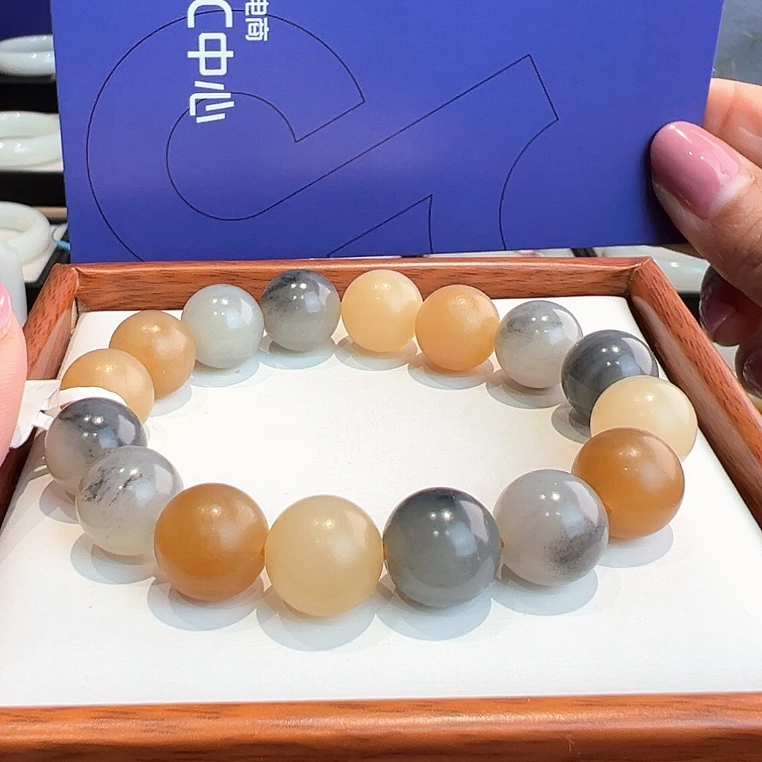 旺***牛和田玉未镶嵌手串