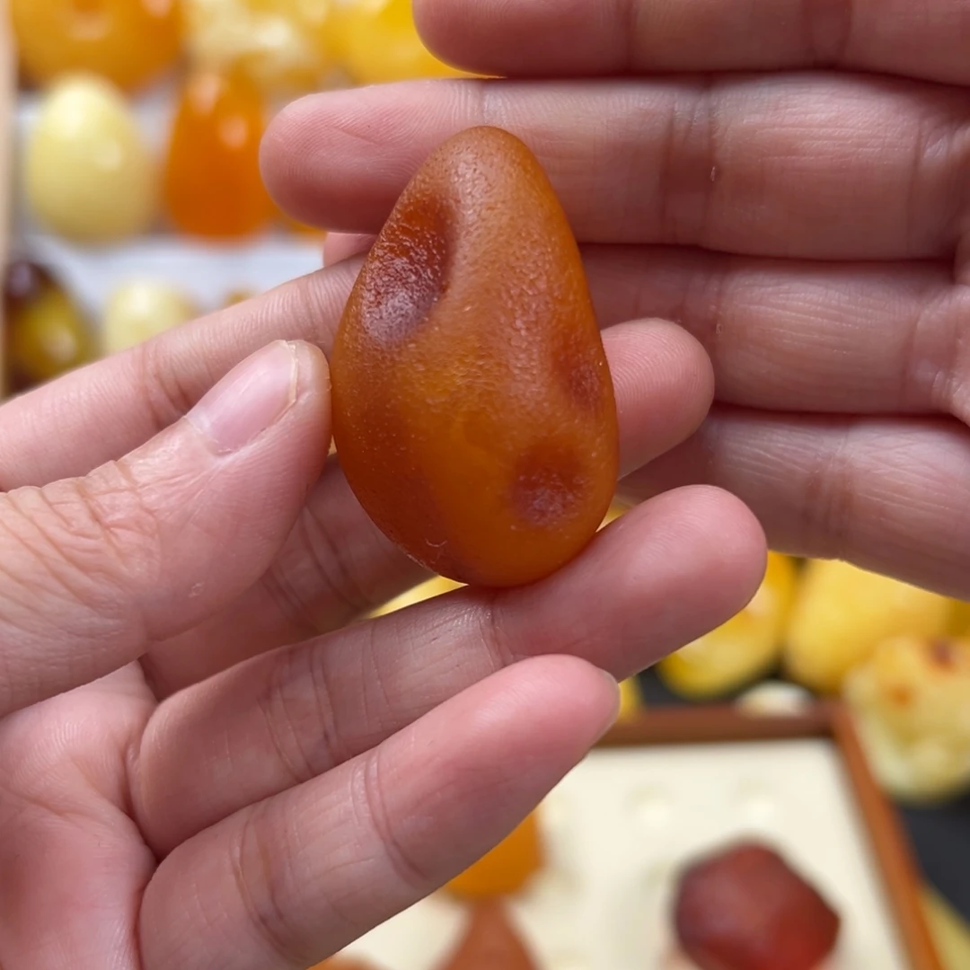 蜜蜡未镶嵌颈饰12.8克