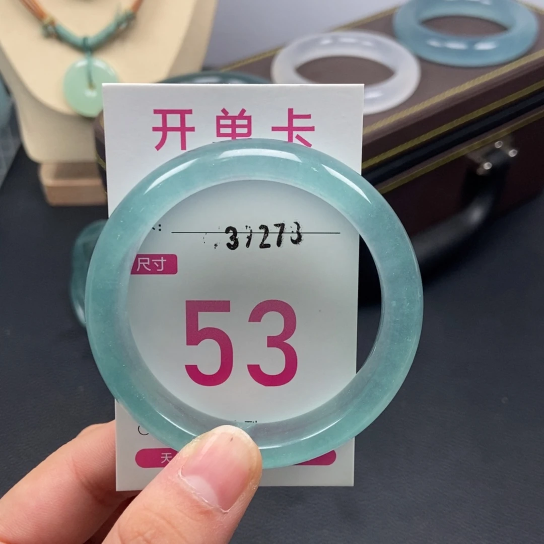 未镶嵌手镯石英质玉