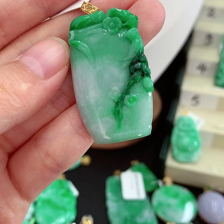 翡翠18K金镶嵌吊坠(不含链)