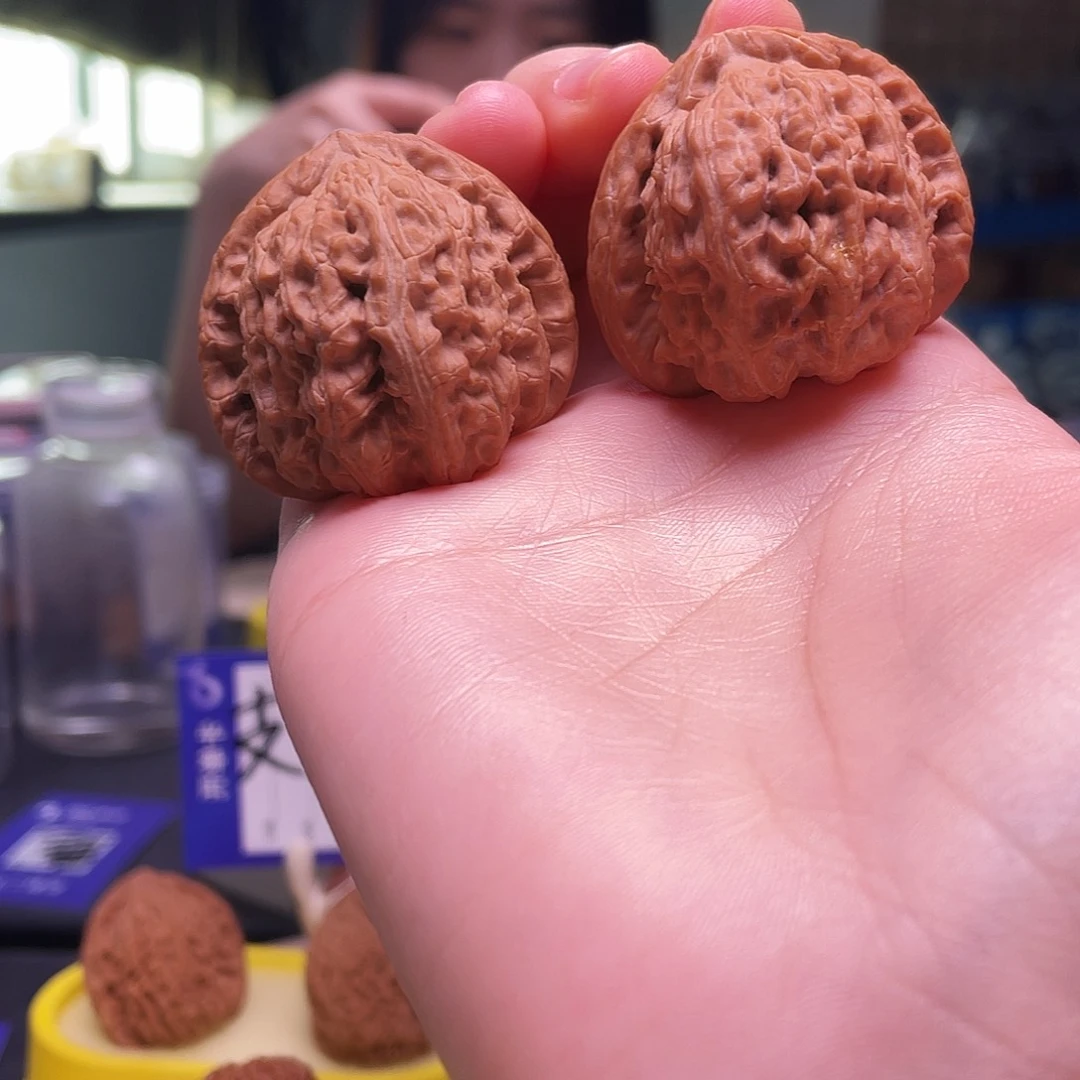 文玩核桃吊坠三角白40全