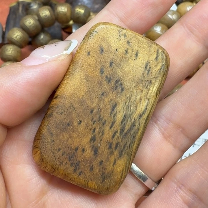 大叶紫檀（黑酸枝木类）