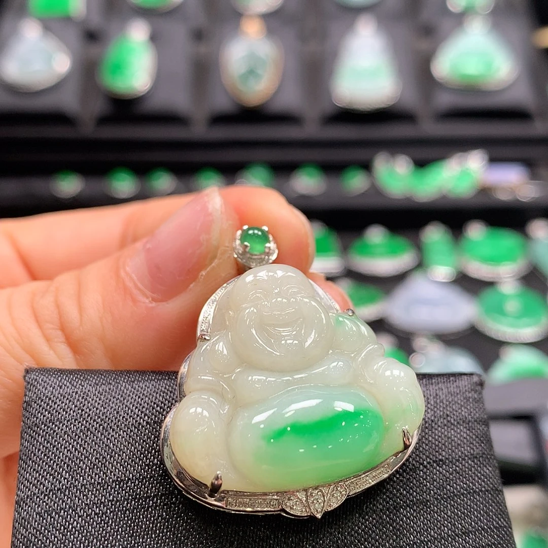 翡翠18K金镶嵌颈饰佛公