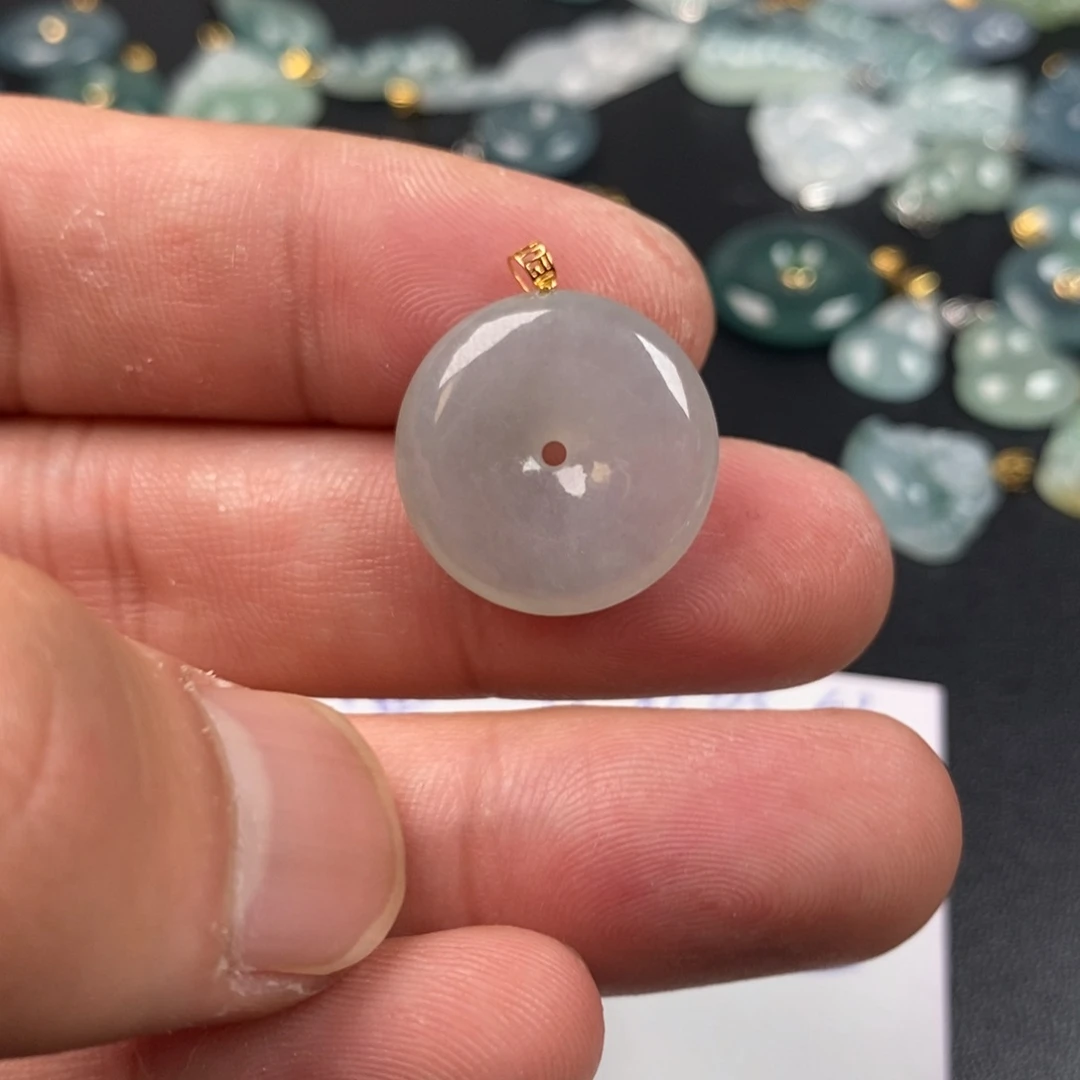 颈饰18K金镶嵌翡翠